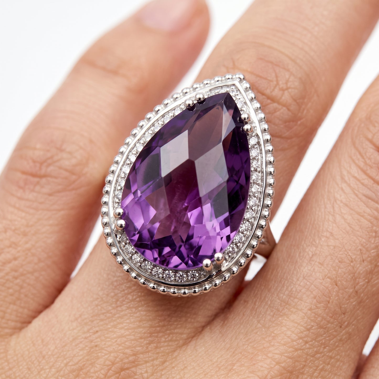 10x16mm Checkerboard-Cut Pear Amethyst & 27-Diamond Rope Edge Ring