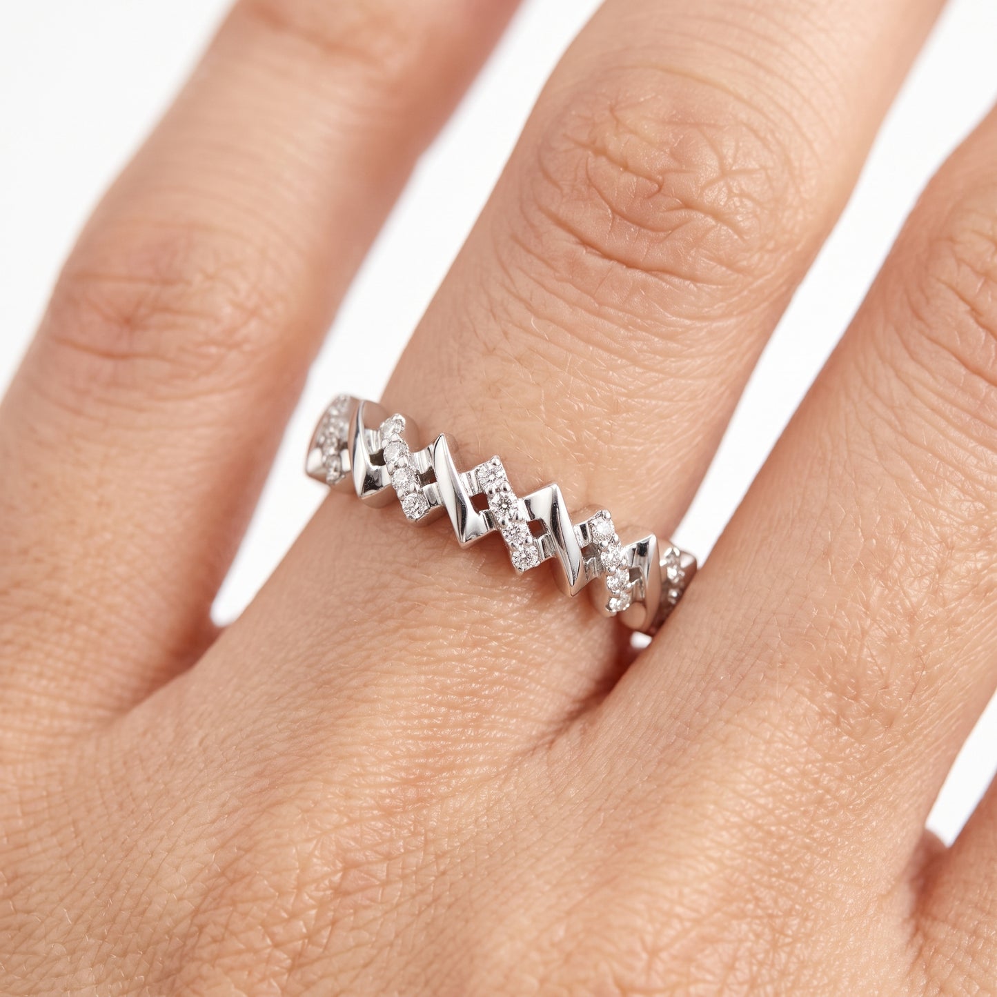 20-Diamond Angled Shared-Prong Band Ring