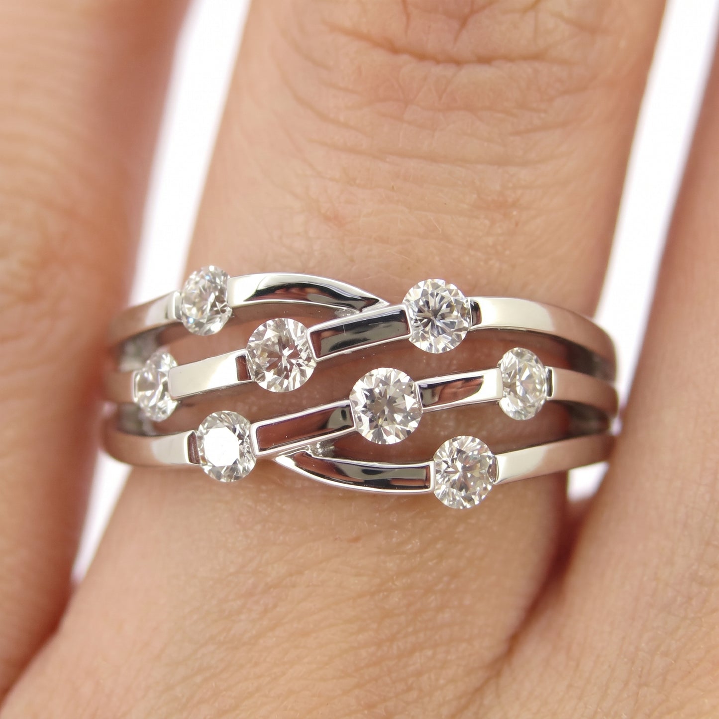 8-Diamond Wavy Band Ring