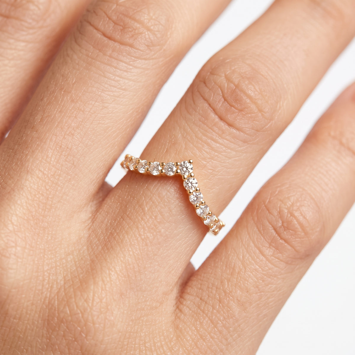 13-Diamond V-Shape Ring