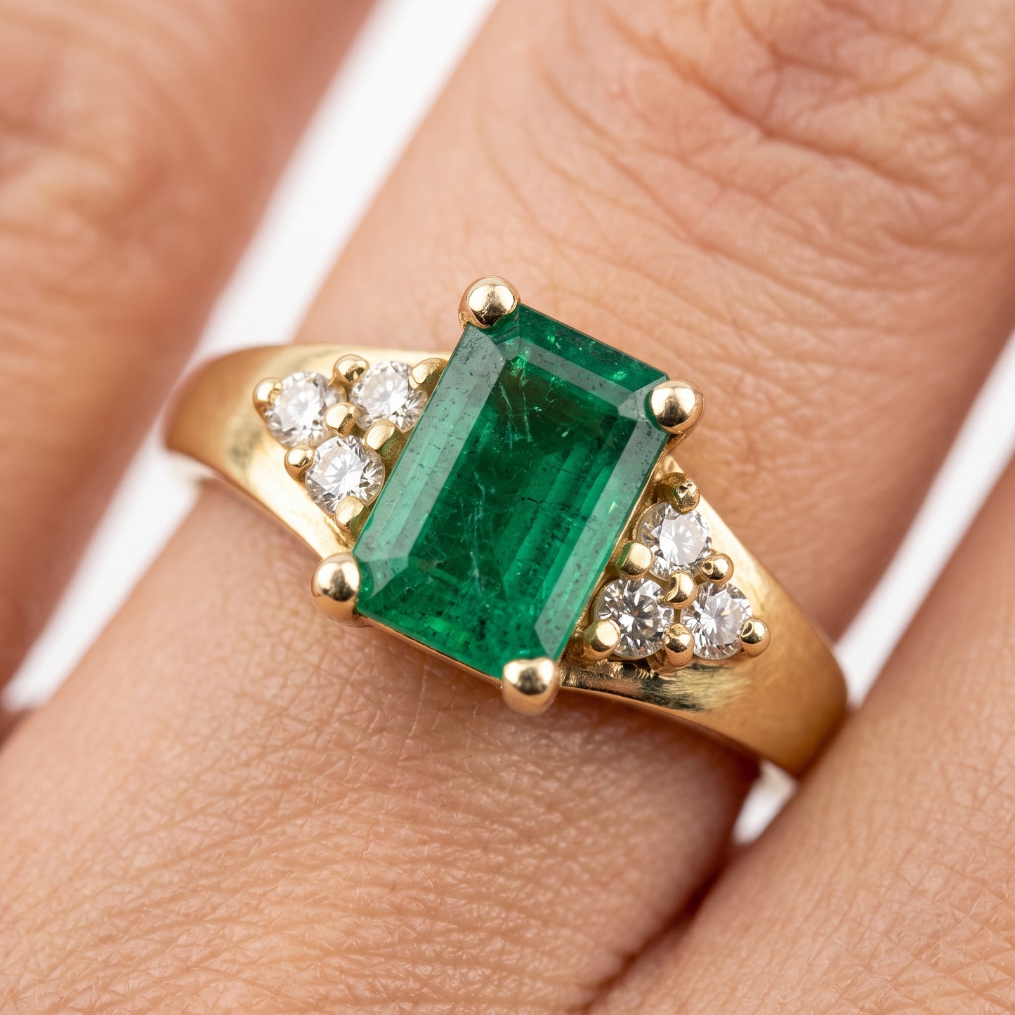 4x6mm Rectangular Emerald & 6-Diamond Ring