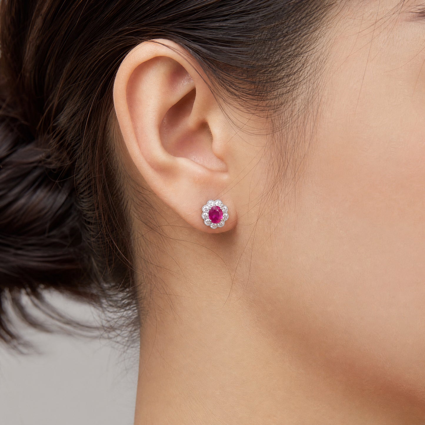 RERT0626W-B model wearing
