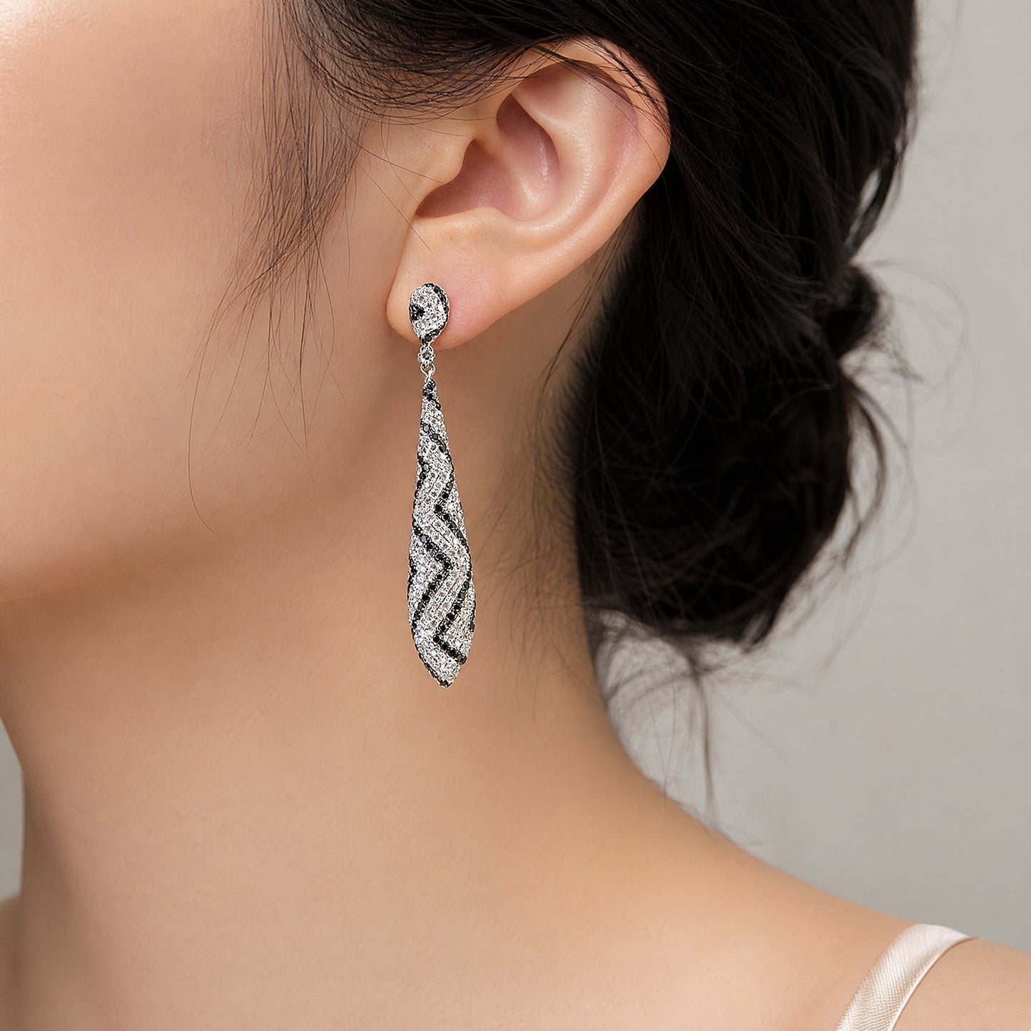 DEFT0380W-BK M-1 model wearing white and black diamond chevron long drop earring