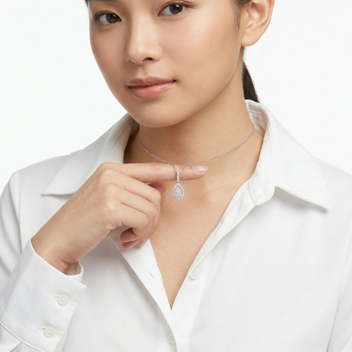 Illusion Pear shape Diamond Necklace