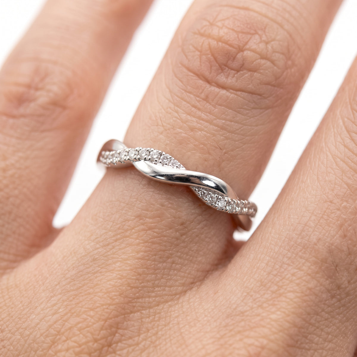 20-Diamond Matte Braided Band Ring