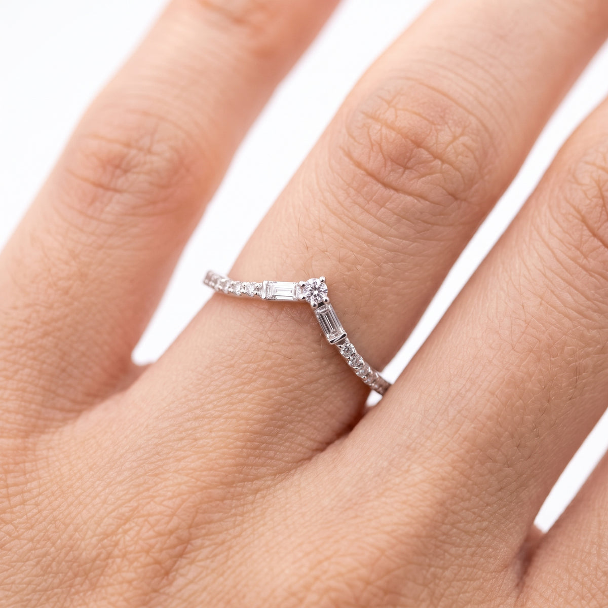 2 Tapered & 19-Diamond V Ring