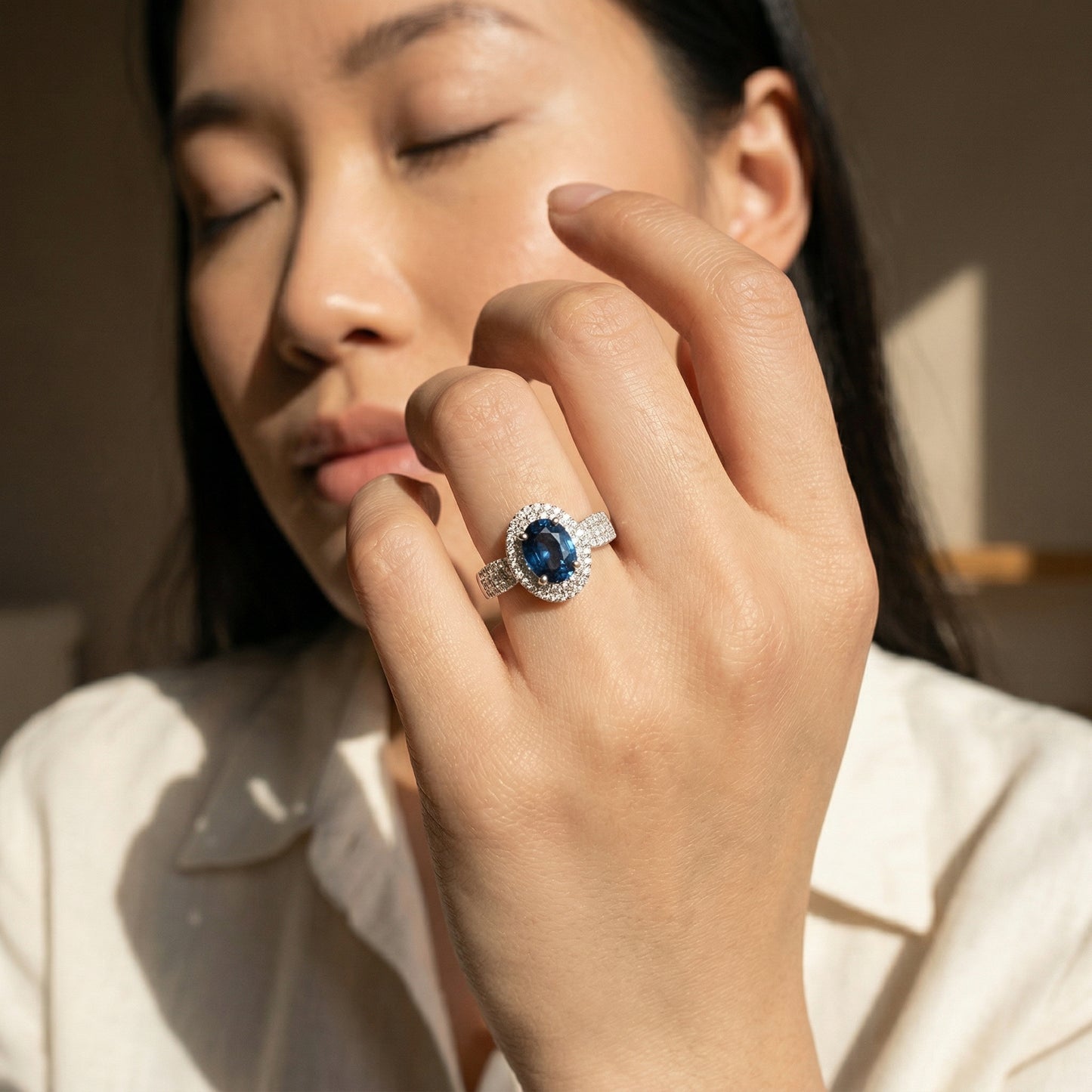 Oval Sapphire Pop Ring