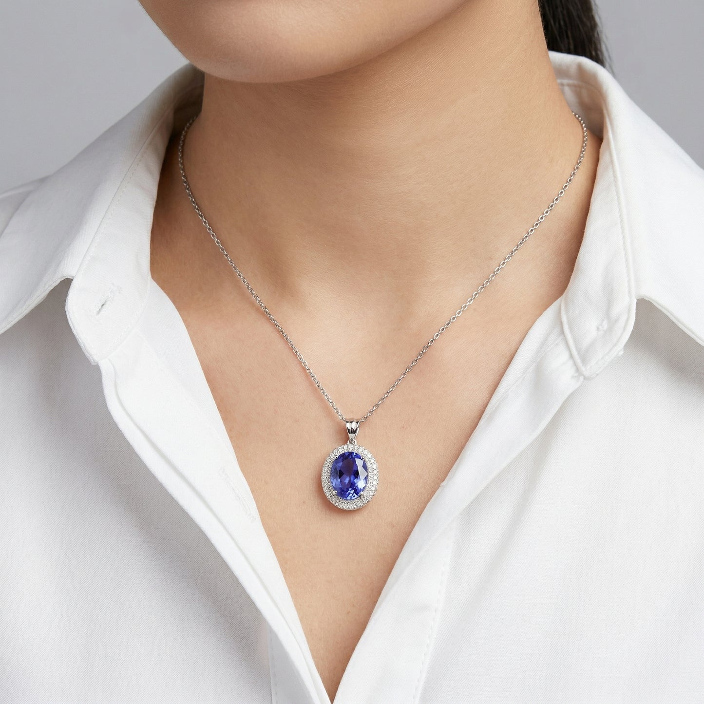 9.62 carat Tanzanite Oval Pendant